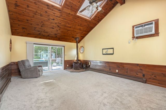 6 Tracey St, Acushnet, MA 02743