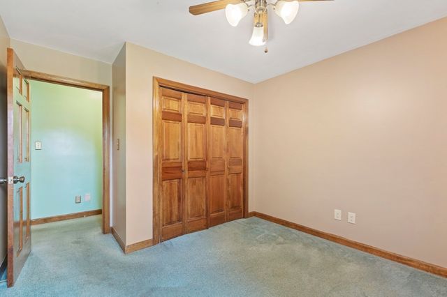 6 Tracey St, Acushnet, MA 02743