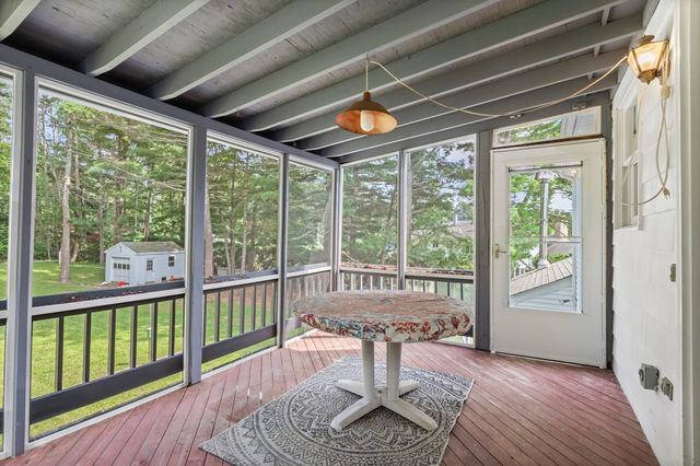 6 Tracey St, Acushnet, MA 02743