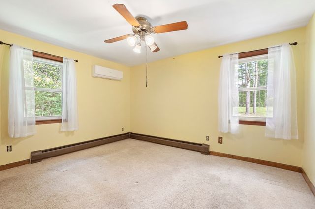 6 Tracey St, Acushnet, MA 02743