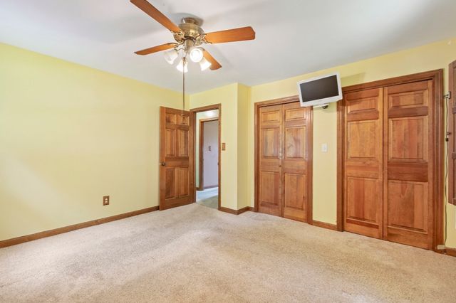 6 Tracey St, Acushnet, MA 02743