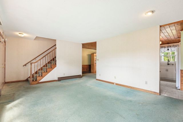 6 Tracey St, Acushnet, MA 02743