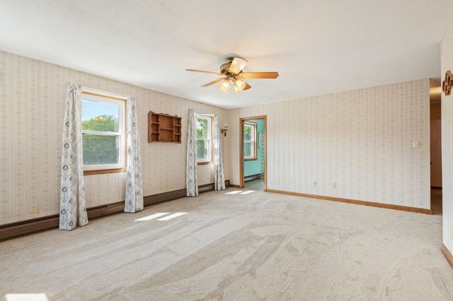6 Tracey St, Acushnet, MA 02743
