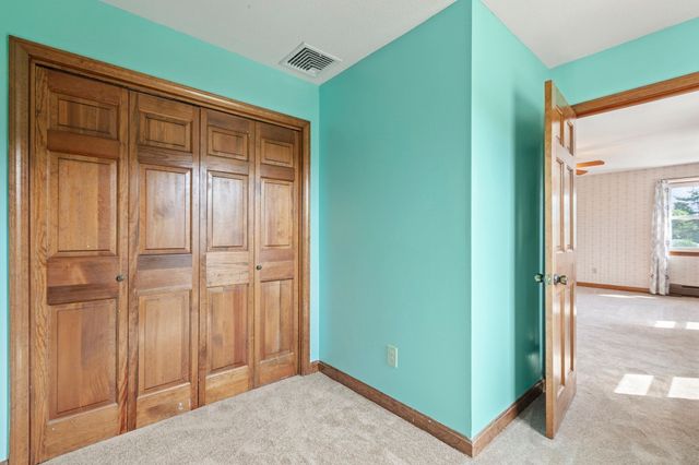 6 Tracey St, Acushnet, MA 02743