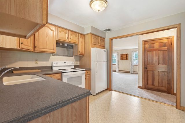 6 Tracey St, Acushnet, MA 02743