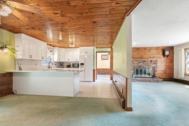 6 Tracey St, Acushnet, MA 02743