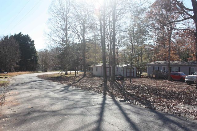 147 Highland Hills Drive, Campobello, SC 29322