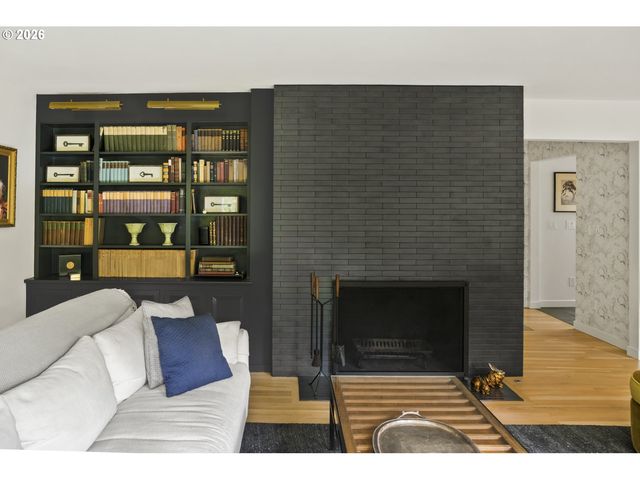 1211 Sw HIGHLAND Rd, Portland, OR 97221