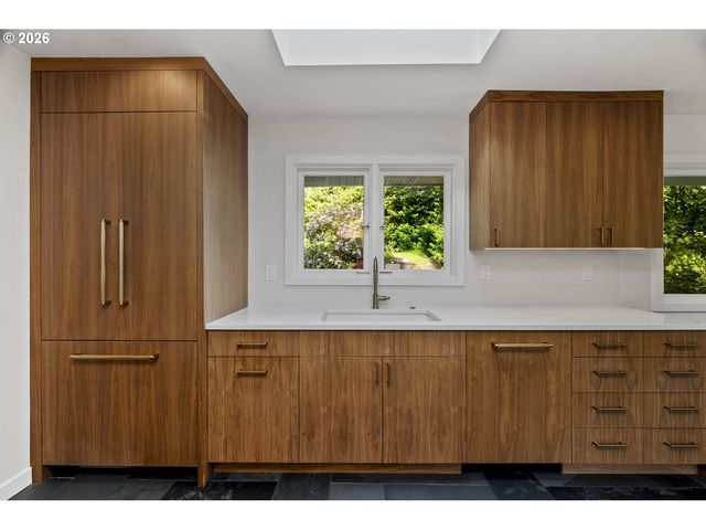 1211 Sw HIGHLAND Rd, Portland, OR 97221