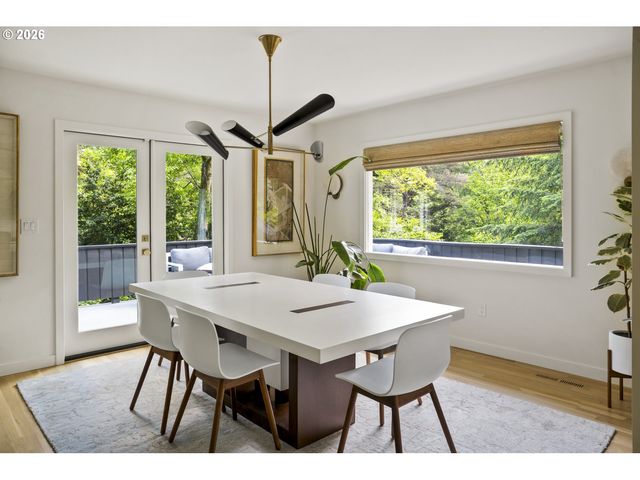 1211 Sw HIGHLAND Rd, Portland, OR 97221