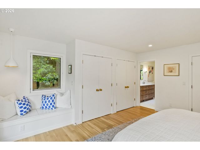 1211 Sw HIGHLAND Rd, Portland, OR 97221