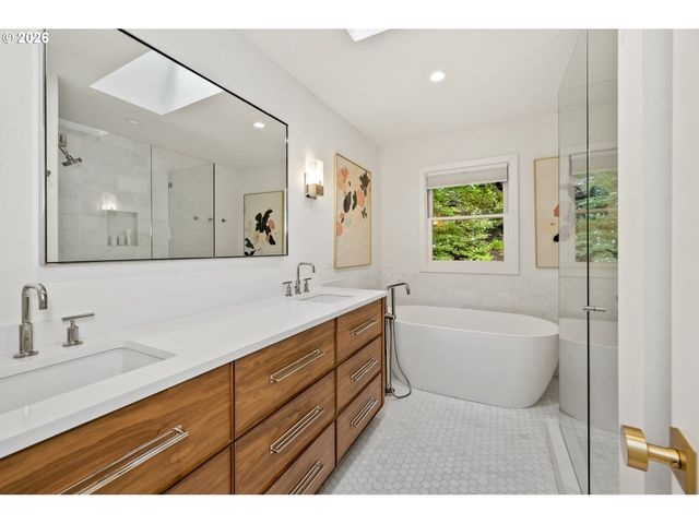1211 Sw HIGHLAND Rd, Portland, OR 97221