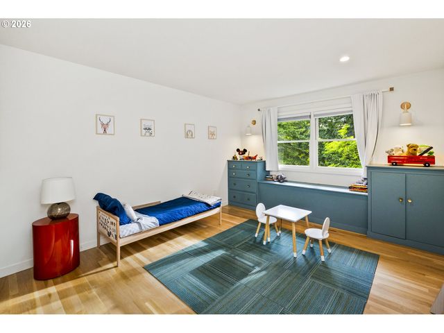 1211 Sw HIGHLAND Rd, Portland, OR 97221
