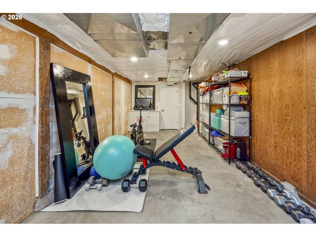 1211 Sw HIGHLAND Rd, Portland, OR 97221