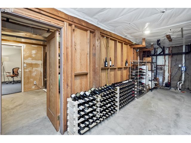 1211 Sw HIGHLAND Rd, Portland, OR 97221
