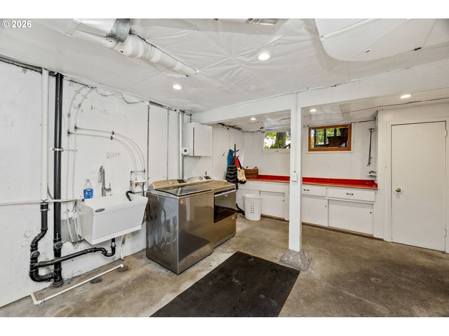 1211 Sw HIGHLAND Rd, Portland, OR 97221
