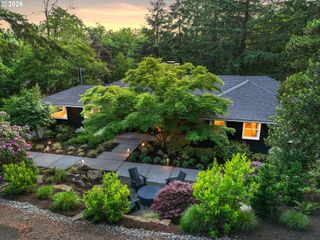 1211 Sw HIGHLAND Rd, Portland, OR 97221