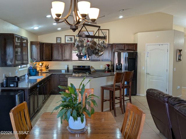873 E Spring Water Canyon Drive, Sahuarita, AZ 85629
