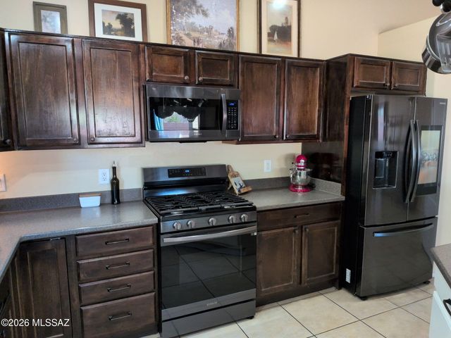 873 E Spring Water Canyon Drive, Sahuarita, AZ 85629