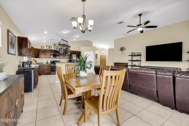 873 E Spring Water Canyon Drive, Sahuarita, AZ 85629