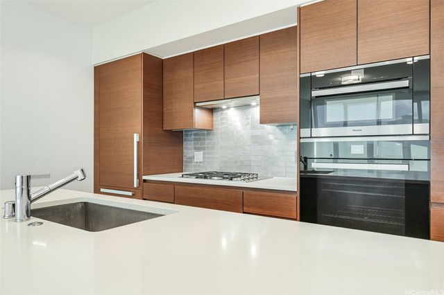1108 Auahi Street 3305, Honolulu, HI 96814