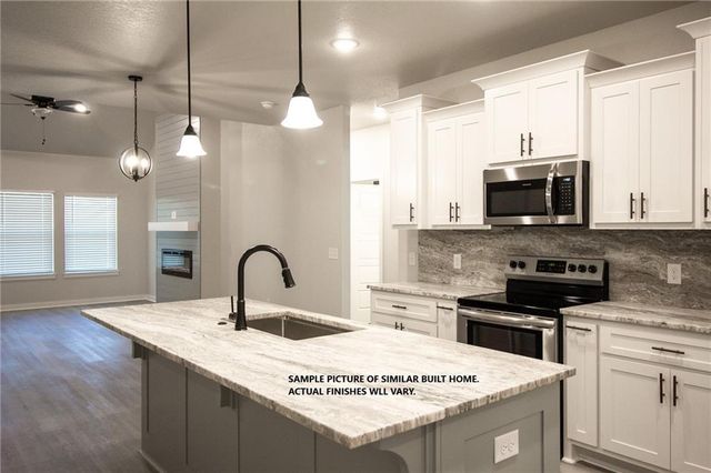 19 Exminster Lane, Bella Vista, AR 72714