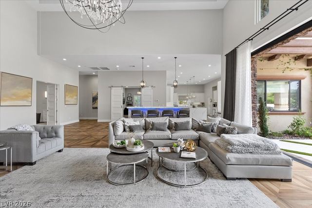 4 Cottonwood Canyon Court, Las Vegas, NV 89141