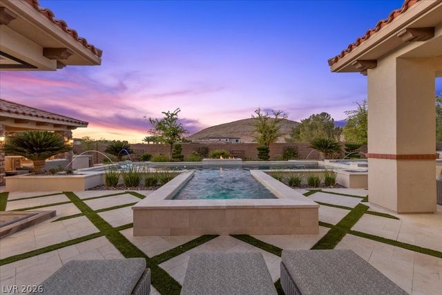 4 Cottonwood Canyon Court, Las Vegas, NV 89141