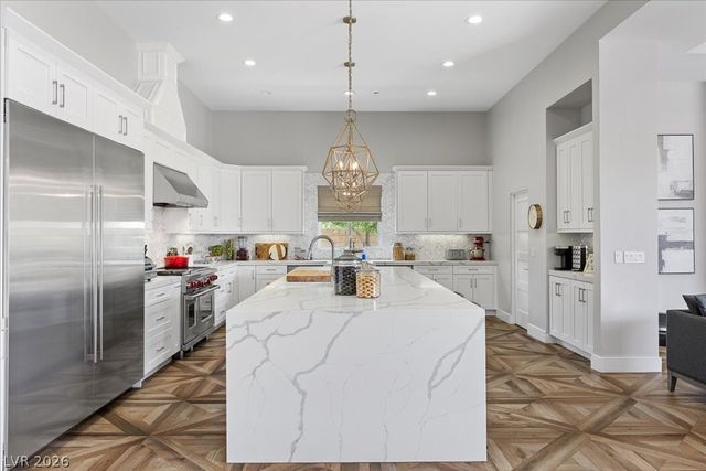 4 Cottonwood Canyon Court, Las Vegas, NV 89141