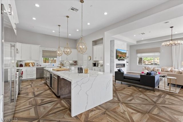 4 Cottonwood Canyon Court, Las Vegas, NV 89141