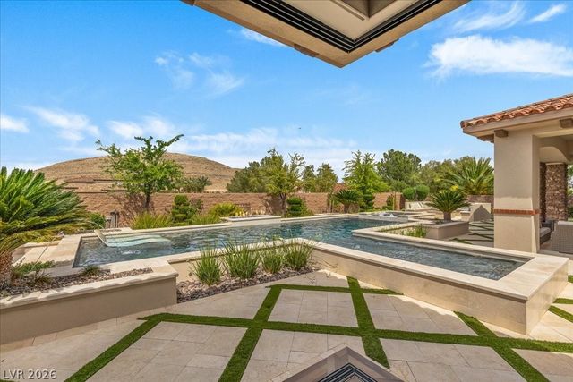 4 Cottonwood Canyon Court, Las Vegas, NV 89141