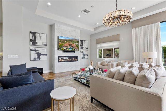 4 Cottonwood Canyon Court, Las Vegas, NV 89141