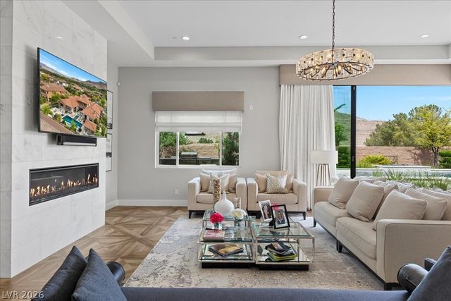 4 Cottonwood Canyon Court, Las Vegas, NV 89141