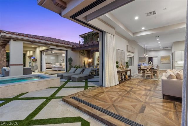 4 Cottonwood Canyon Court, Las Vegas, NV 89141