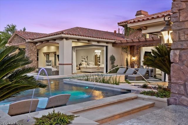 4 Cottonwood Canyon Court, Las Vegas, NV 89141