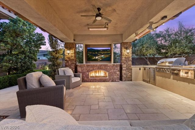 4 Cottonwood Canyon Court, Las Vegas, NV 89141