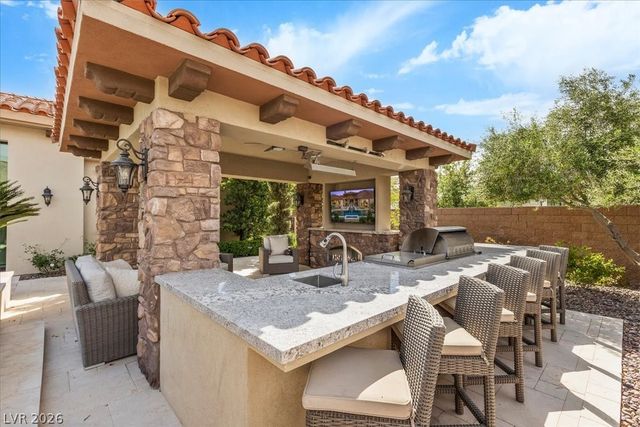 4 Cottonwood Canyon Court, Las Vegas, NV 89141