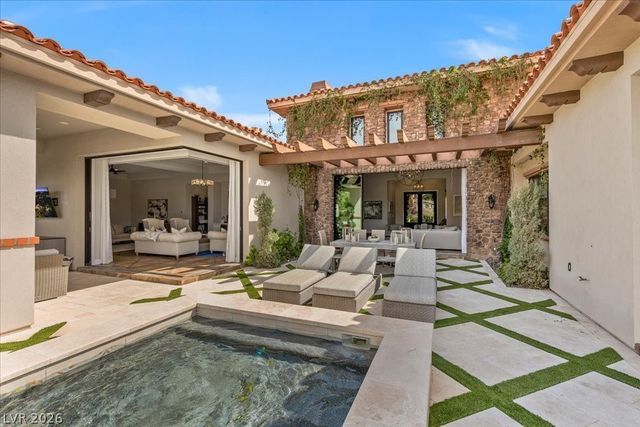 4 Cottonwood Canyon Court, Las Vegas, NV 89141