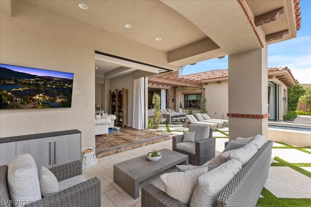 4 Cottonwood Canyon Court, Las Vegas, NV 89141