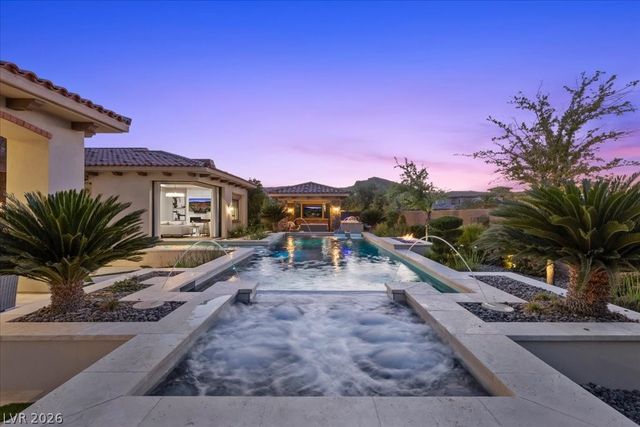 4 Cottonwood Canyon Court, Las Vegas, NV 89141