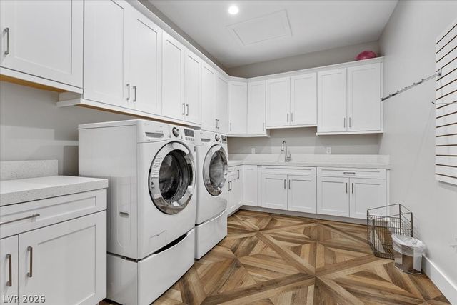 4 Cottonwood Canyon Court, Las Vegas, NV 89141