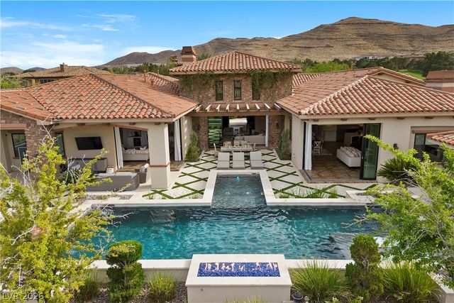 4 Cottonwood Canyon Court, Las Vegas, NV 89141