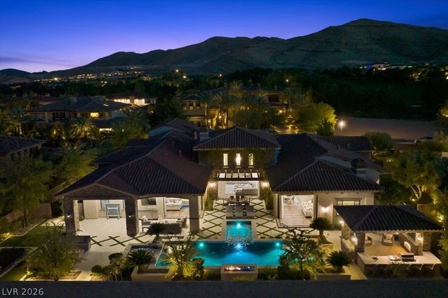 4 Cottonwood Canyon Court, Las Vegas, NV 89141