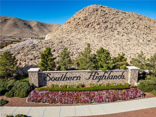 4 Cottonwood Canyon Court, Las Vegas, NV 89141