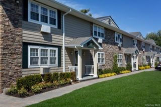 809 Long Island Avenue 6A, Deer Park, NY 11729