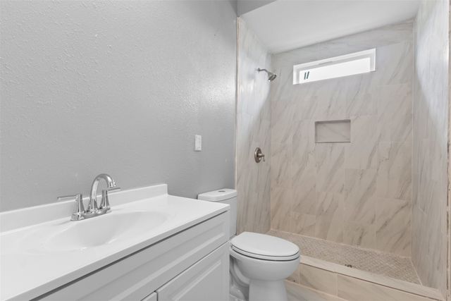 7074 NE County Rd 1050, Rice, TX 75155