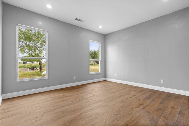 7074 NE County Rd 1050, Rice, TX 75155