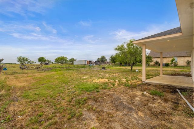 7074 NE County Rd 1050, Rice, TX 75155