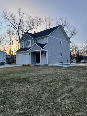 1430 Beachland Boulevard, Waterford Charter Township, MI 48328