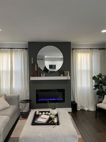 1430 Beachland Boulevard, Waterford Charter Township, MI 48328